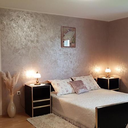 Apartmani Diva Малинска Екстериор снимка