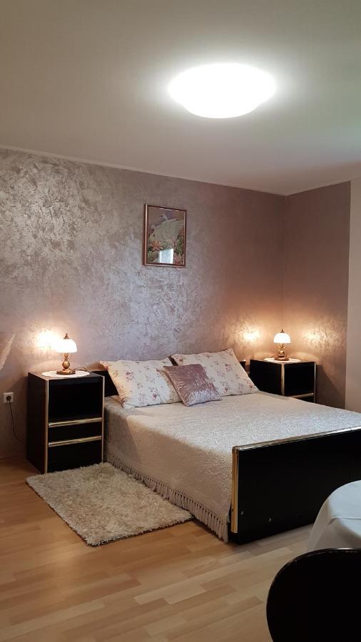 Apartmani Diva Малинска Екстериор снимка