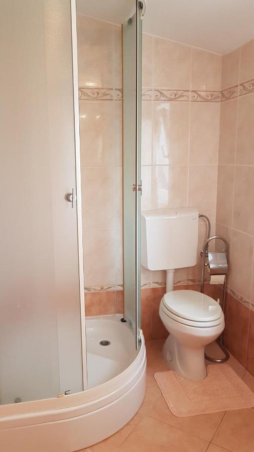 Apartmani Diva Малинска Екстериор снимка