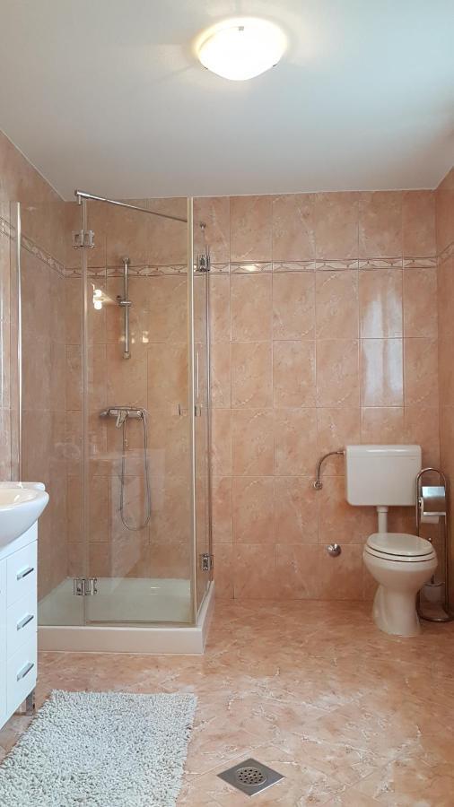 Apartmani Diva Малинска Екстериор снимка