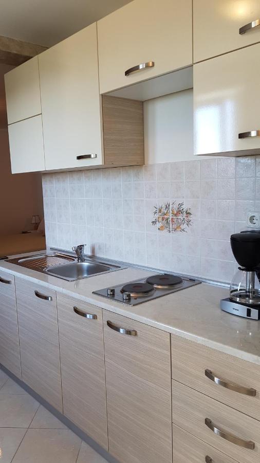 Apartmani Diva Малинска Екстериор снимка