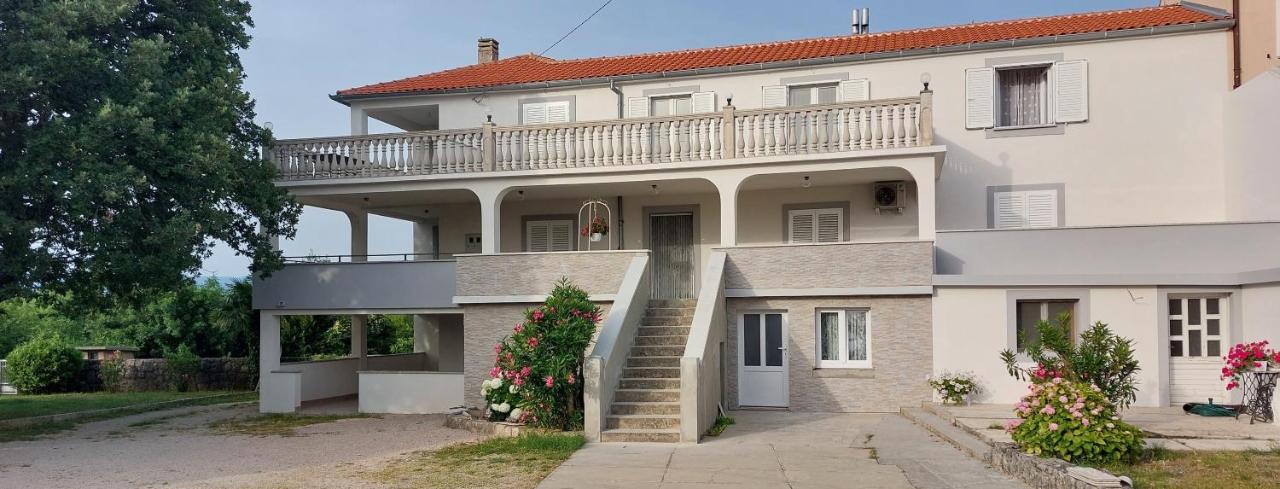 Apartmani Diva Малинска Екстериор снимка