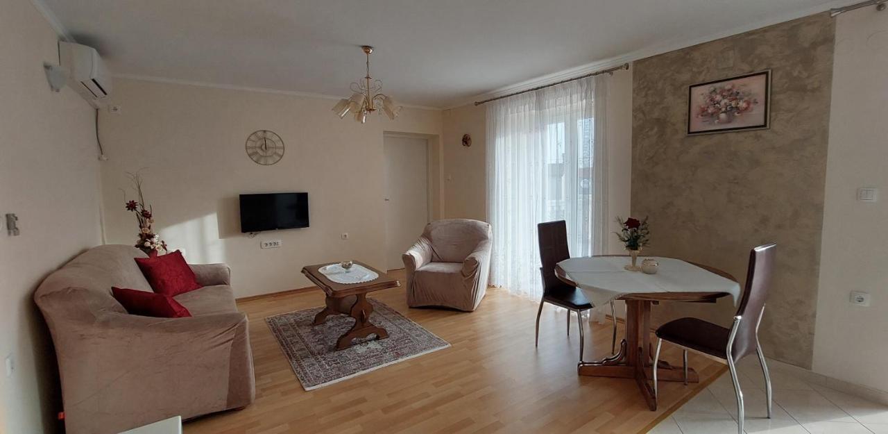 Apartmani Diva Малинска Екстериор снимка